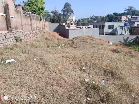 Terrain 1 300 m² à vendre — Ambohibao - photo 3