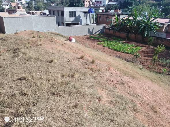 Terrain 1 300 m² à vendre — Ambohibao - photo 4