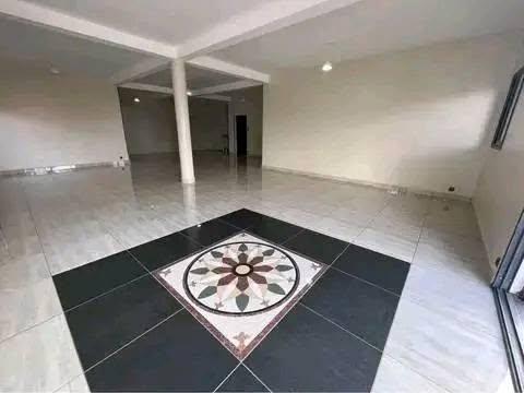 Local commercial 2 ch. 33 m² à louer — Ambohitsoa - photo 5