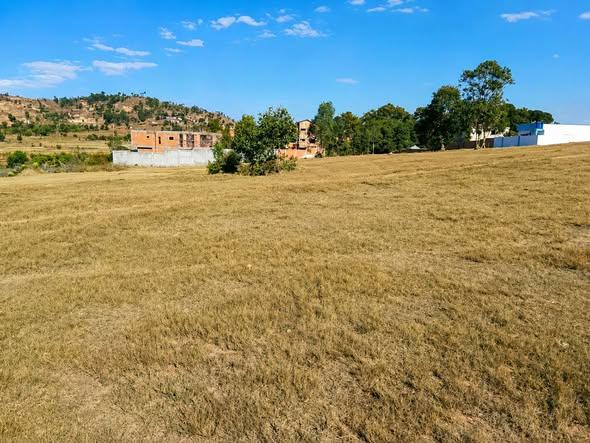 Terrain 300 m² à vendre — Ampitatafika - photo 2