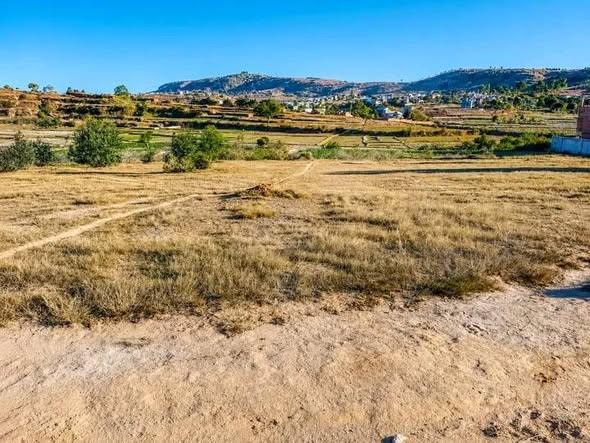 Terrain 300 m² à vendre — Ampitatafika - photo 4