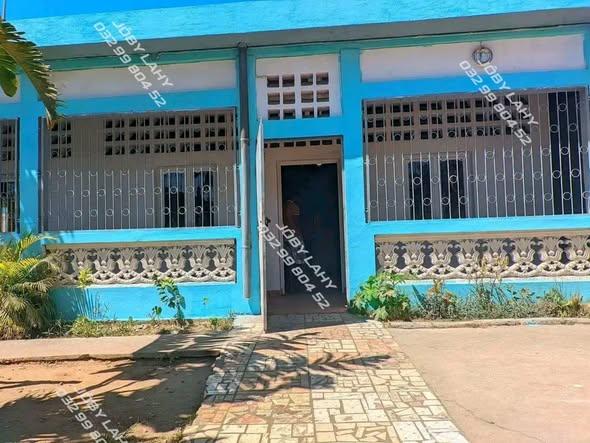 Bureau 4 ch. à louer — Mahajanga - photo 1