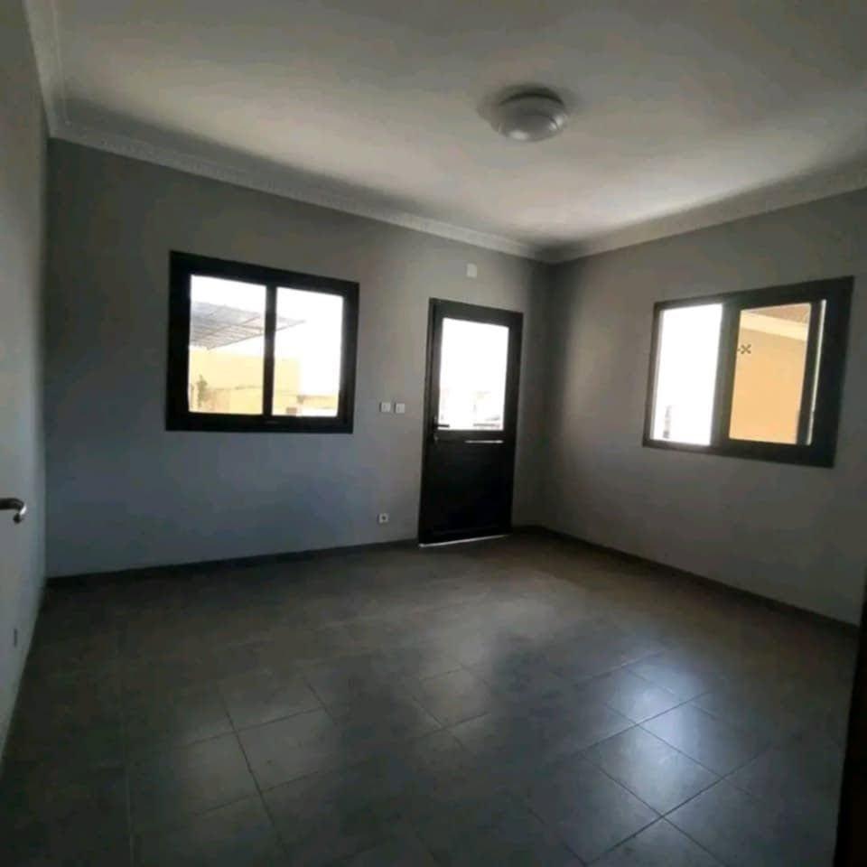 Appartement T4 standing 3 chambres — Behoririka, Antananarivo - photo 3