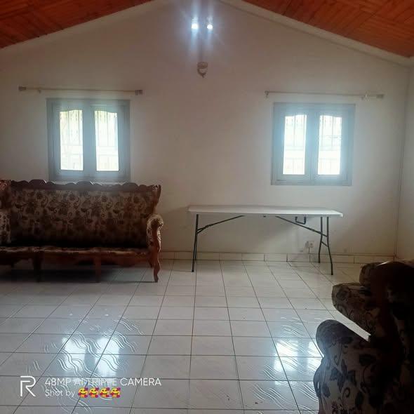 Maison à louer — Morondava - photo 1