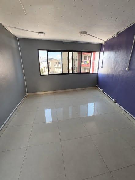 Local commercial à louer — Ambohipo - photo 1