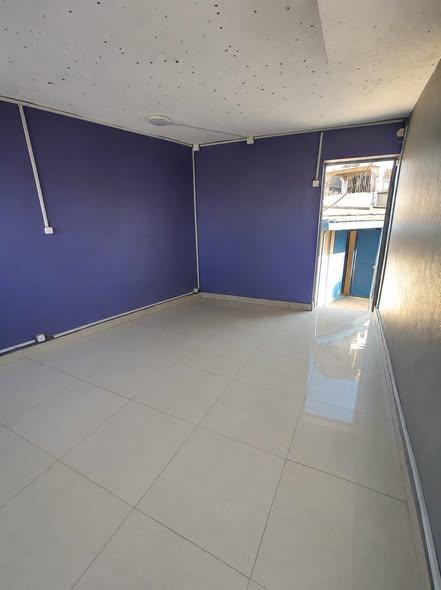 Local commercial à louer — Ambohipo - photo 2