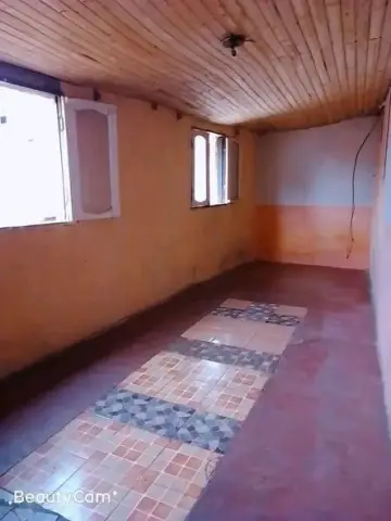 Trano Ahofa 1 ch. à louer… — 160 000 Ar | Fonenako