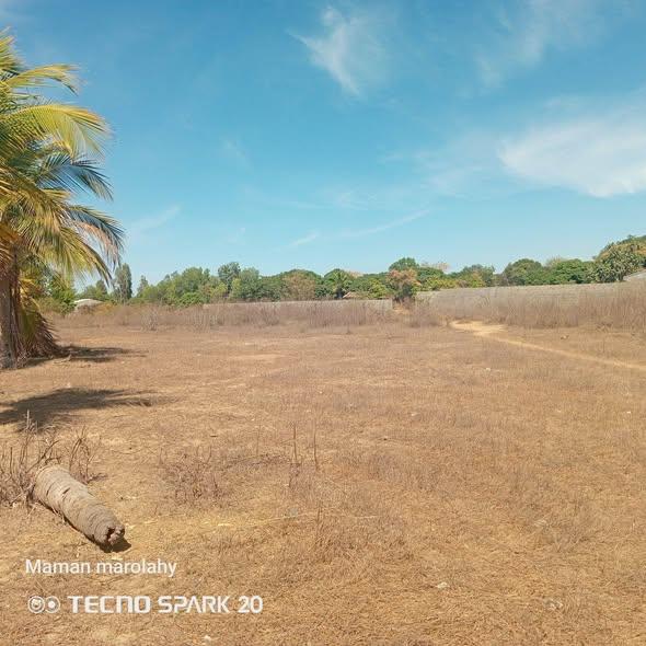 Terrain 1 900 m² à vendre — Mahajanga - photo 2