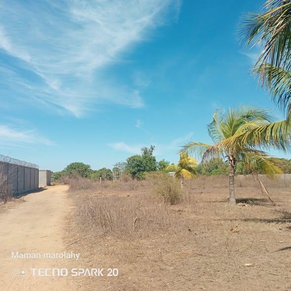 Terrain 1 900 m² à vendre — Mahajanga - photo 3