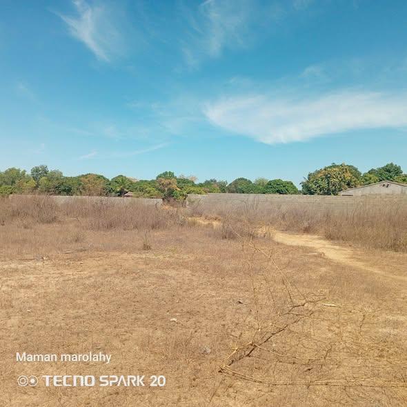 Terrain 1 900 m² à vendre — Mahajanga - photo 4