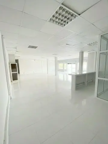 Bureau 260 m² à louer — Andravoangy