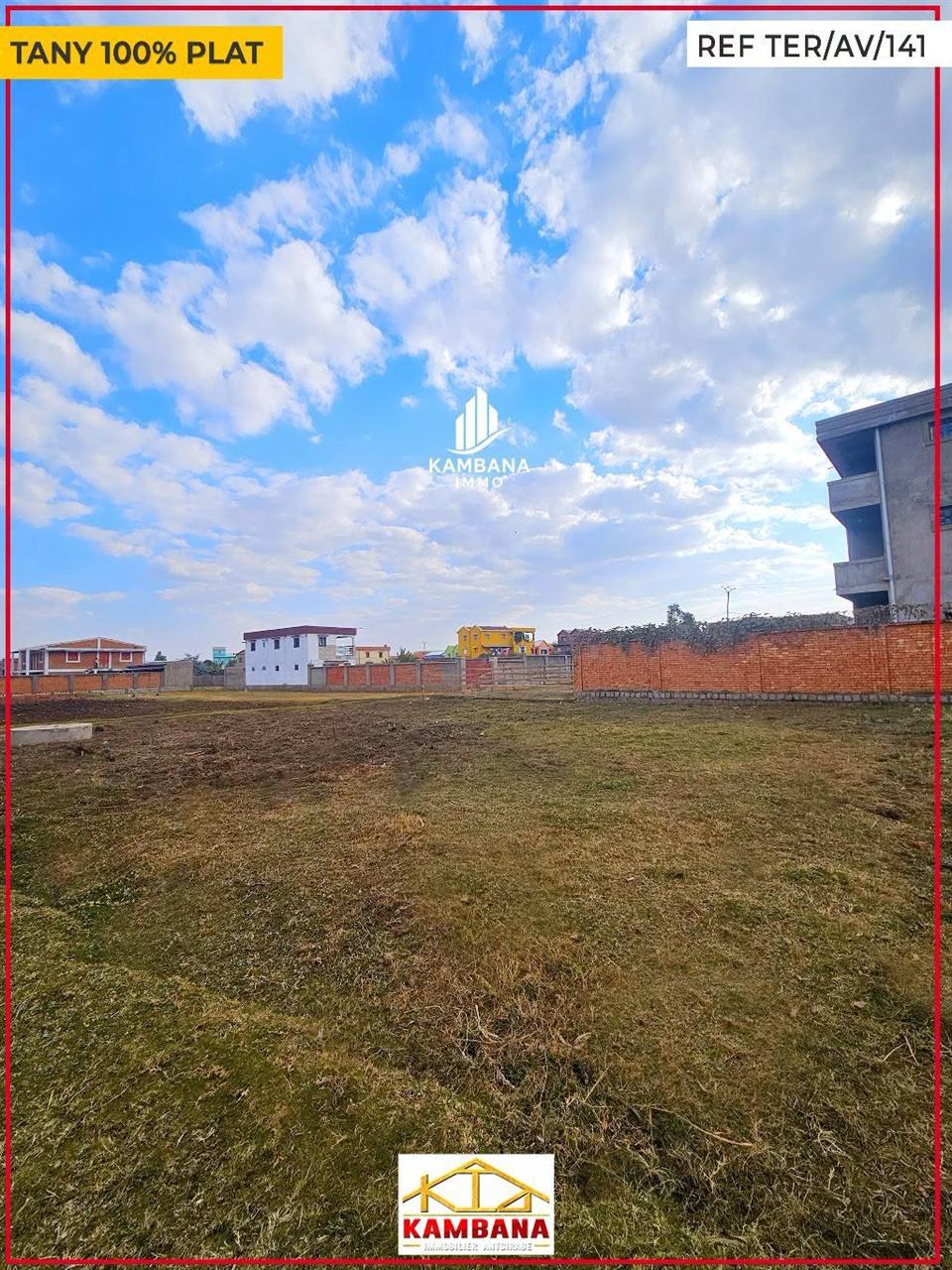 Terrain plat 400 m² titré et borné — Mandaniresaka, Antsirabe - photo 1