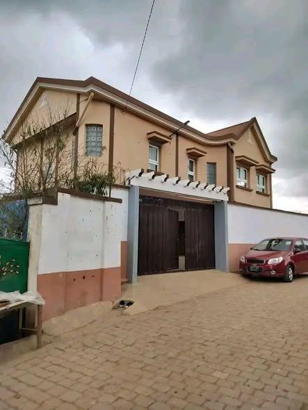 Maison 3 ch. à vendre — Ambohidrapeto - photo 1