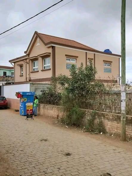 Maison 3 ch. à vendre — Ambohidrapeto - photo 2