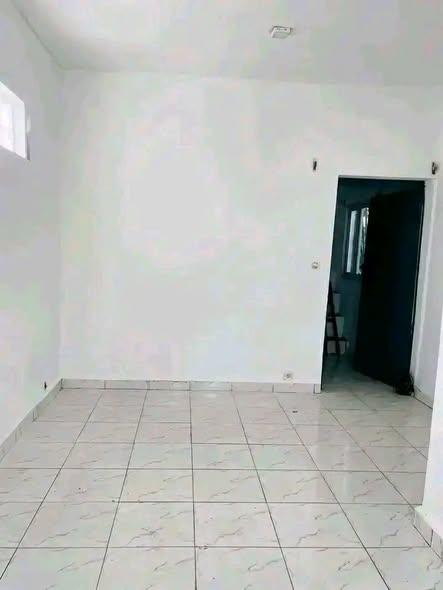 Maison 2 ch. à louer — Ambany - photo 3