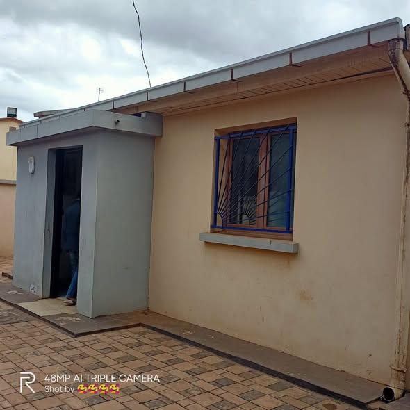 Maison 2 ch. à louer — Anosiala - photo 1
