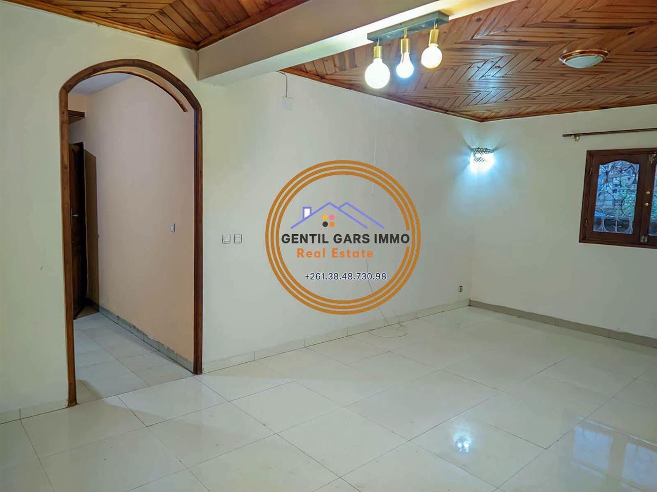 Appartement T3 dans villa — Ambolokandrina, Antananarivo - photo 2