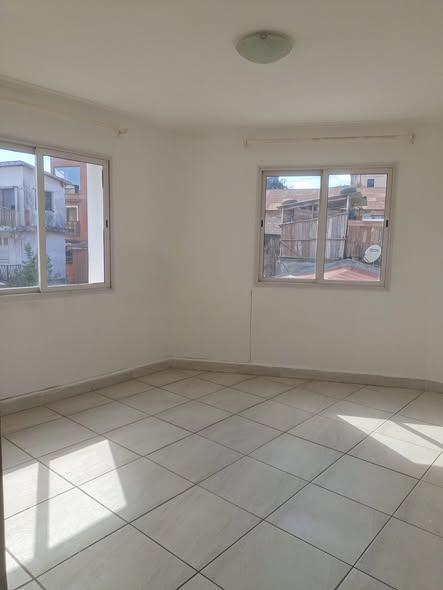Maison 2 ch. à louer — Betongolo - photo 2