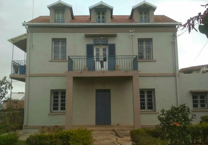 Maison 2 ch. à louer — Mahazoarivo - photo 1