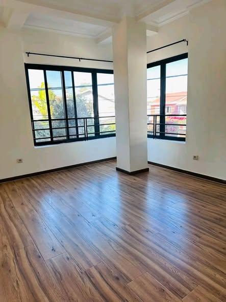 Immeuble 3 ch. à vendre — Talatamaty - photo 4