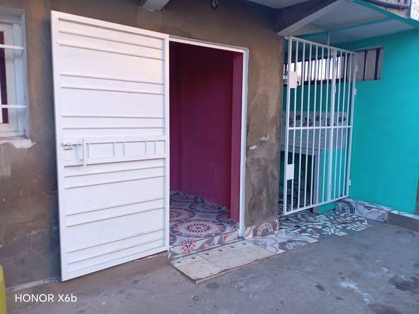 Trano ahofa 2 chambres — Ankadratombo, Antananarivo - photo 1