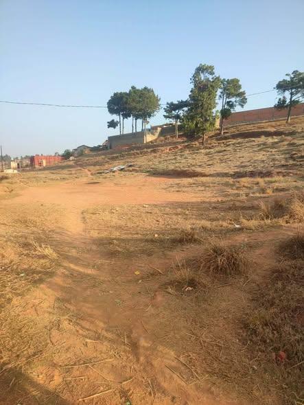 Terrain 4 600 m² à vendre — Ambohimanambola - photo 1