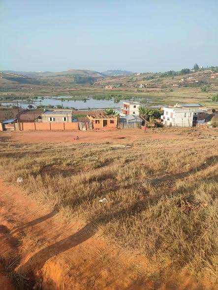 Terrain 4 600 m² à vendre — Ambohimanambola - photo 2