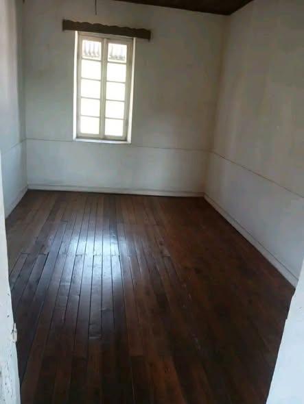Maison à louer — Amboditsiry - photo 1