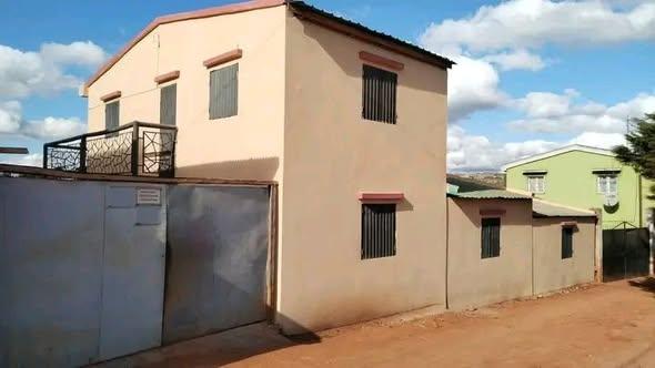 Maison 4 ch. à vendre — Ambohimangakely - photo 1