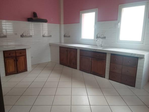 Maison 8 ch. à louer — Tsimbazaza - photo 1