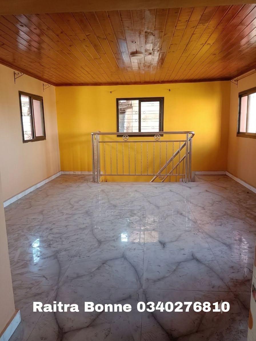 Duplex 2 chambres — Ambohimanarina Tanjombe, Antananarivo - photo 2