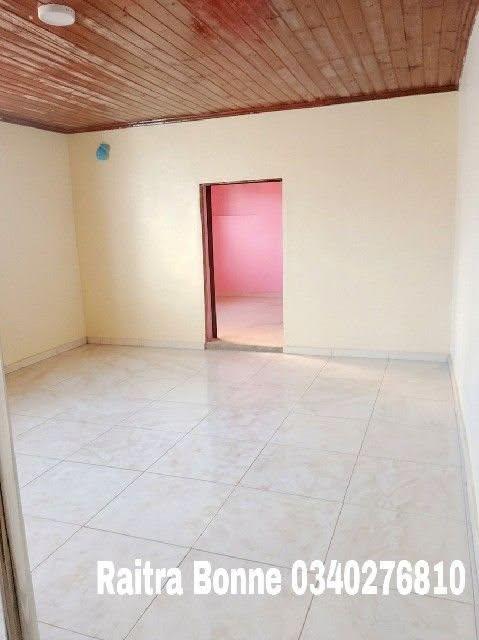 Duplex 2 chambres — Ambohimanarina Tanjombe, Antananarivo - photo 4