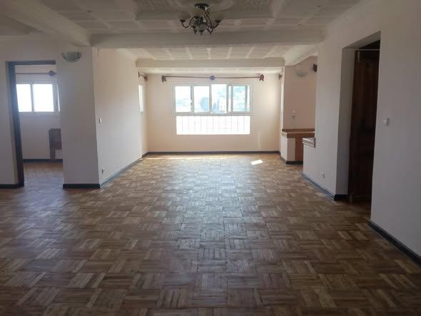 Appartement 3 ch. à louer — Soavimbahoaka Ampasapito - photo 1