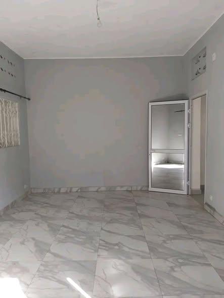 Maison 2 ch. à louer — Mangarivotra - photo 1