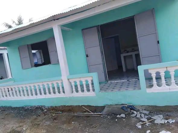 Maison 2 ch. à louer — Mangarivotra - photo 2