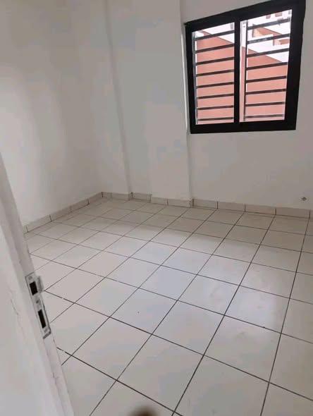 Appartement 3 ch. à louer — Ampandrianomby - photo 4