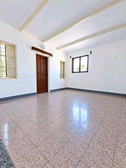 Maison 1 ch. à louer — Mahajanga - photo 1