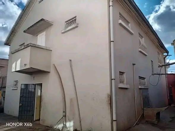 Maison 4 ch. à vendre — Ambatoroka - photo 3