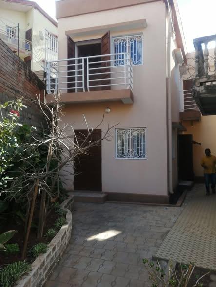 Maison à louer — Amboditsiry - photo 2