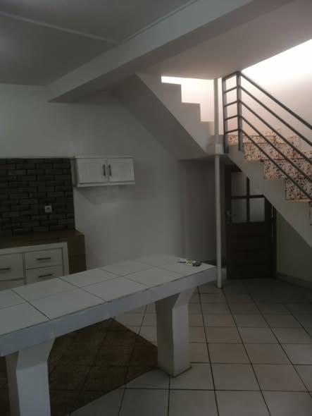 Maison à louer — Amboditsiry - photo 5