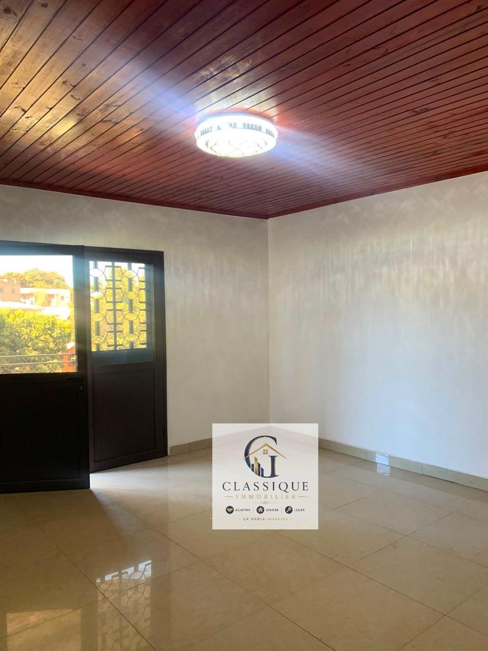 Villa 3 chambres avec grand terrain — Ambohibao, Antananarivo - photo 3