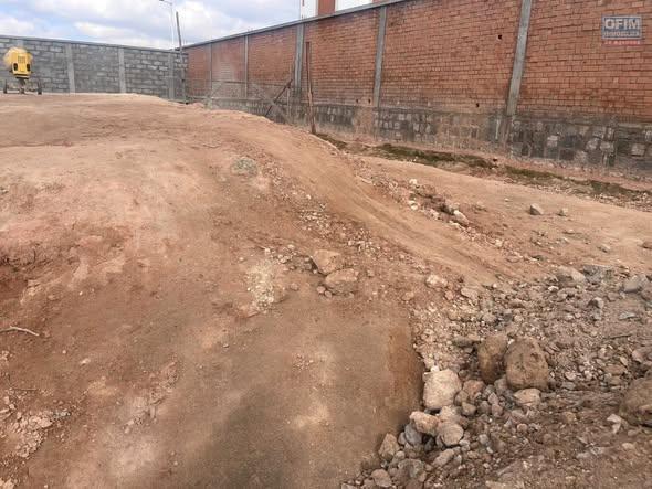 Terrain 1 500 m² à vendre — Antananarivo · 1 000 000 Ar/m² - photo 1