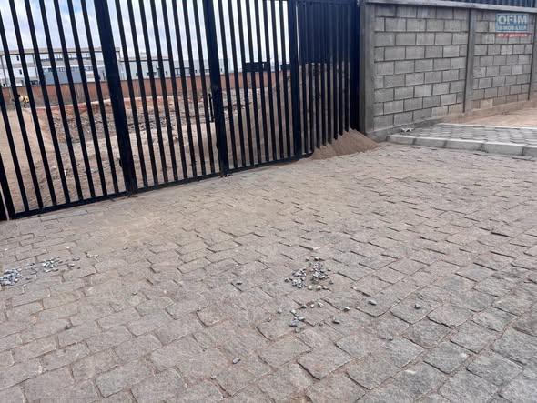 Terrain 1 500 m² à vendre — Antananarivo · 1 000 000 Ar/m² - photo 4