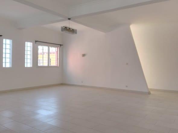 Appartement 3 ch. à louer — Talatamaty - photo 5