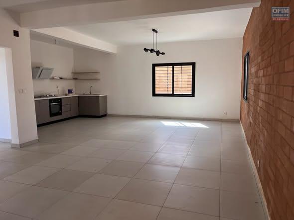 Appartement 4 ch. à louer — Imerimanjaka - photo 3