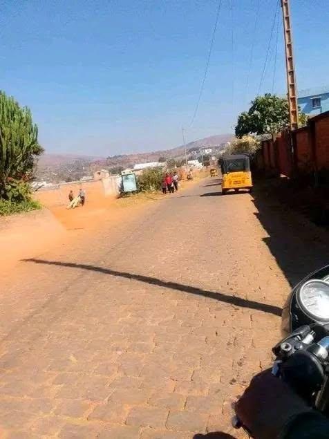Terrain titré et borné 1 000 m² — Vontovorona, Antananarivo - photo 4