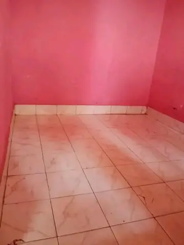 Trano Ahofa 1 ch. à louer — Androndra — 80 000 Ar | Fonenako