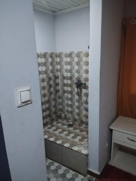 Appartement 2 ch. à louer — Antsirabe - photo 4