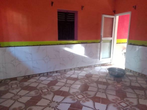 Maison 2 ch. à louer — Ambohipo - photo 2