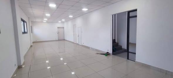 Entrepôt 5 ch. 70 m² à louer — Ankorondrano - photo 5